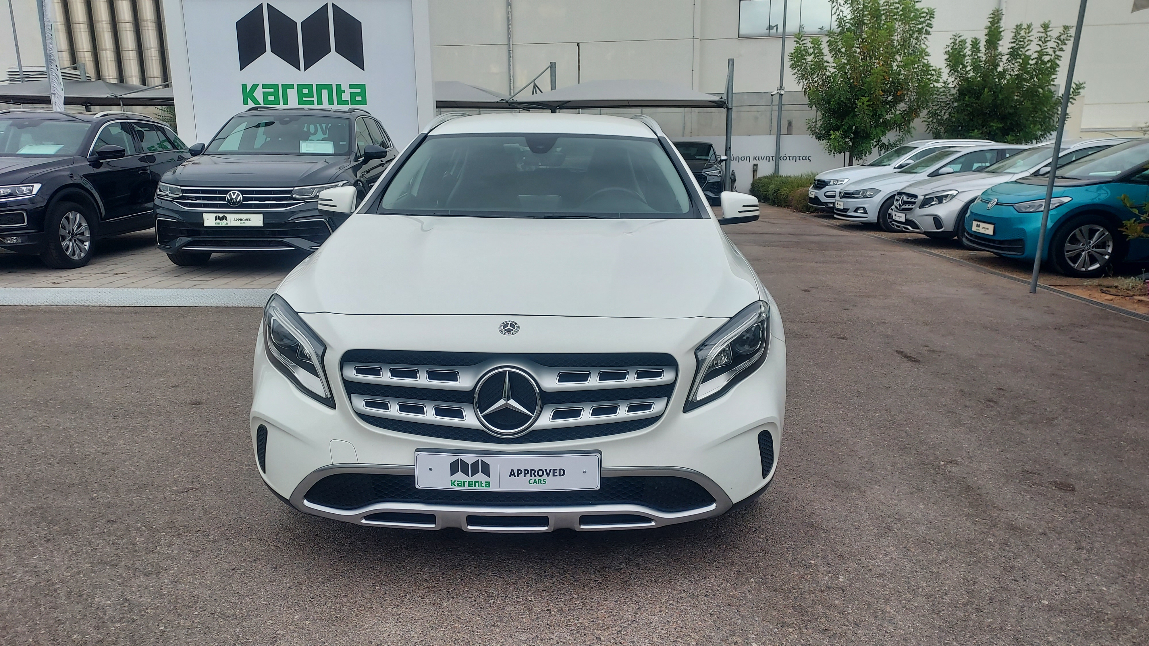 MERCEDES-BENZ GLA 200 1.6 156 PS